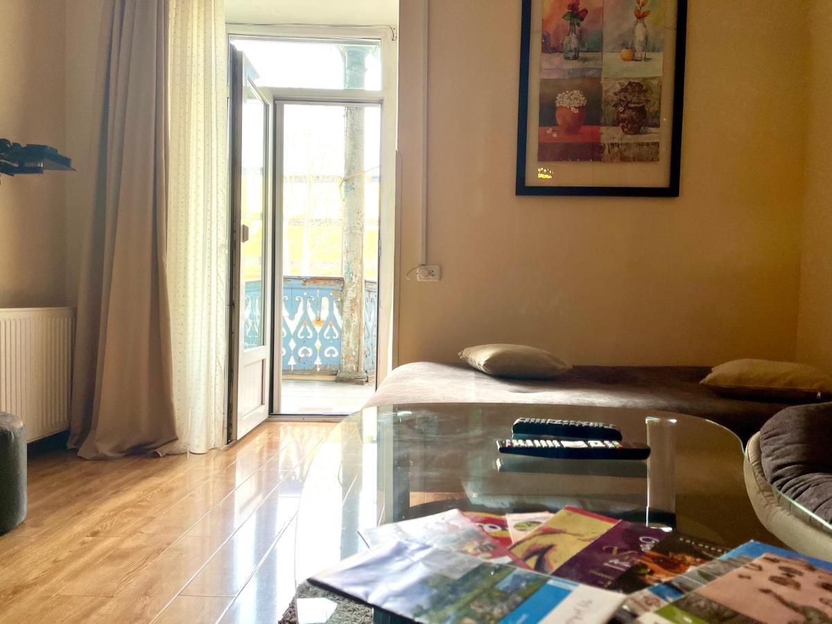 Apartment In Old Tbilisi Orbeliani Square Luaran gambar