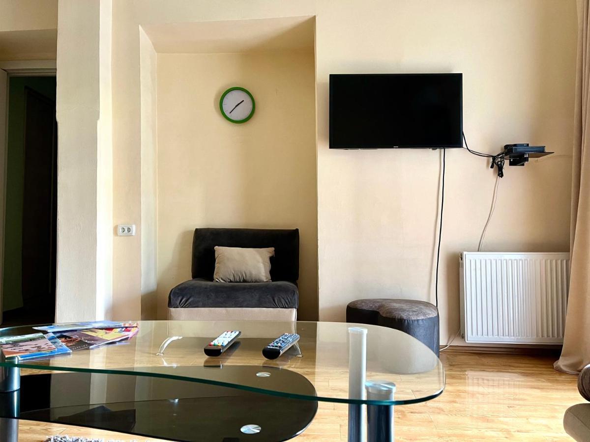 Apartment In Old Tbilisi Orbeliani Square Luaran gambar