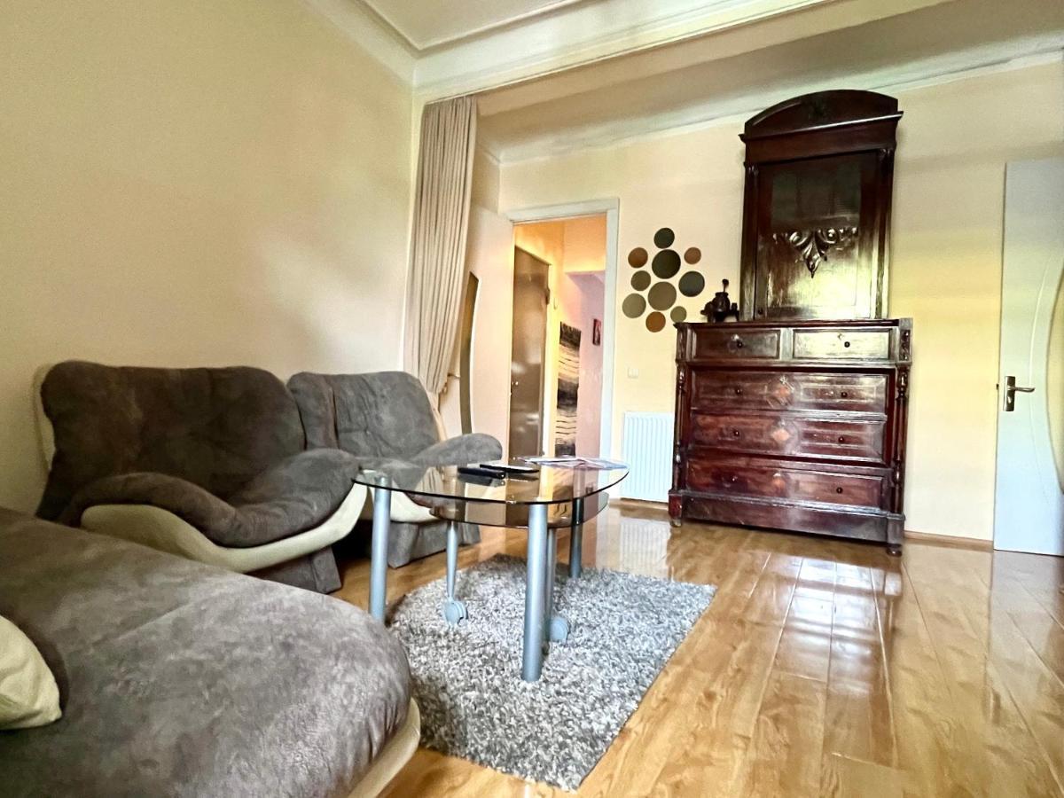 Apartment In Old Tbilisi Orbeliani Square Luaran gambar